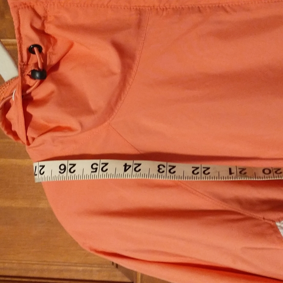 Columbia woman's size L hooded windbreaker w omni-shade - Picture 7 of 12